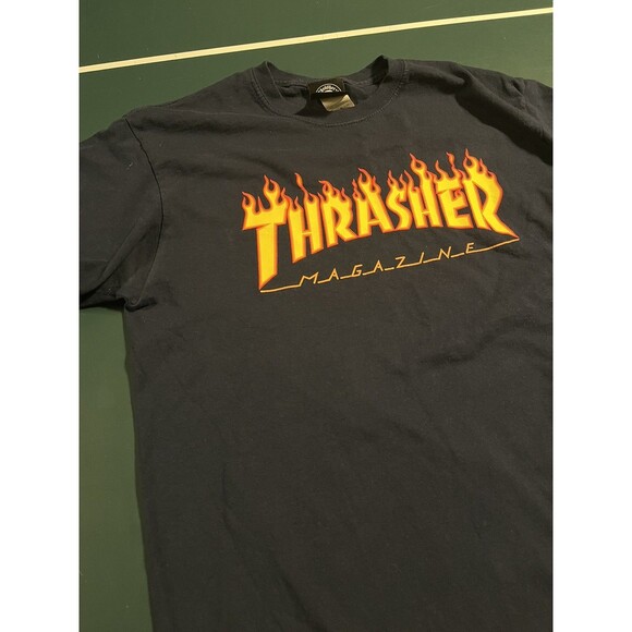 Men’s Thrasher Skateboard Magazine T-Shirt Tee MEDIUM Skater Grunge Black Flame - Picture 1 of 6